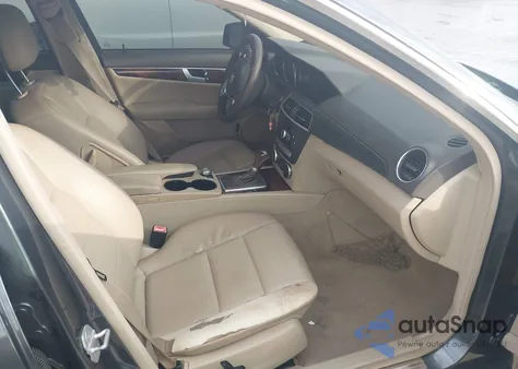 2013 Mercedes-Benz C 250 Sport from USA, damaged, VIN WDDGF4HBXDA767984